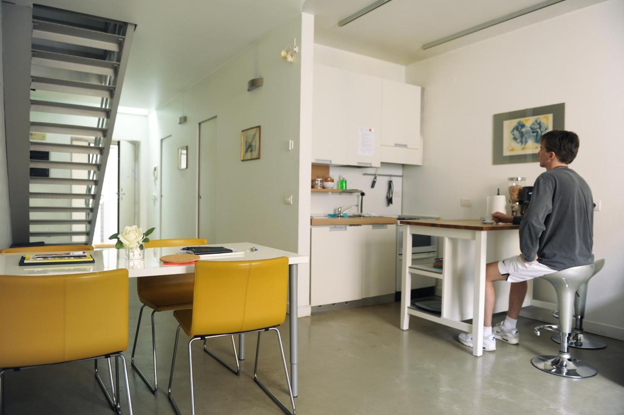 Sant Ambrogio Courtyard Room In Shared Flat มิลาน ภายนอก รูปภาพ